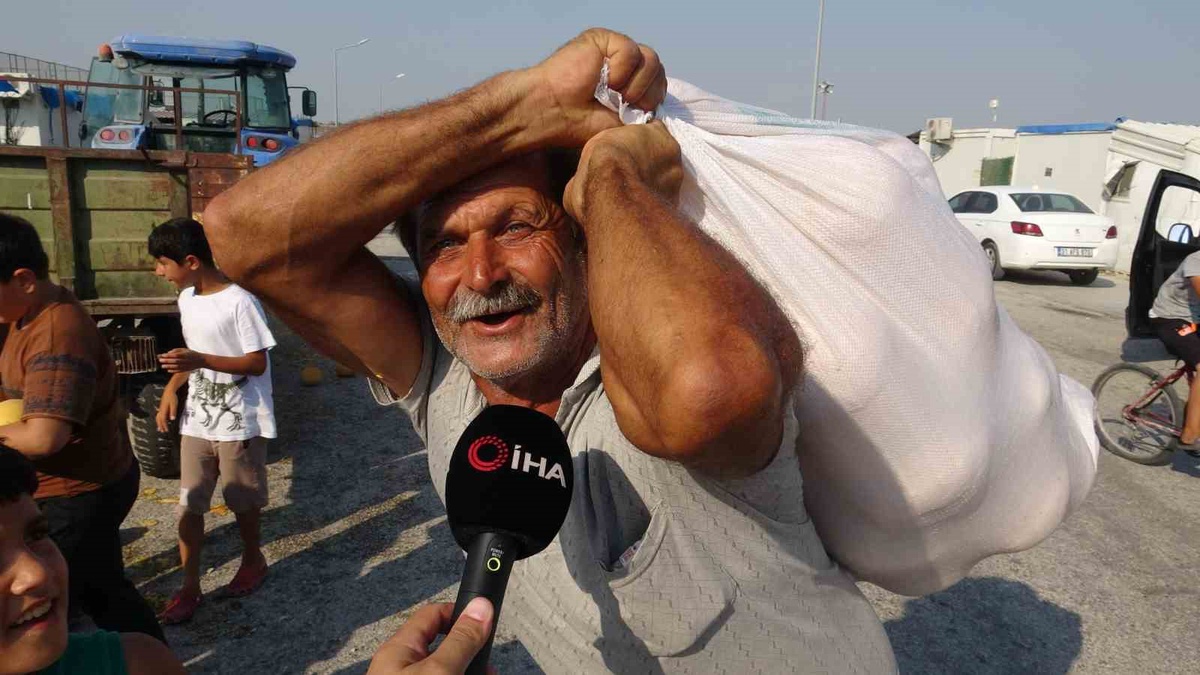 Çiftçi Ahmet'ten Depremzedelere Kavun İmkanı