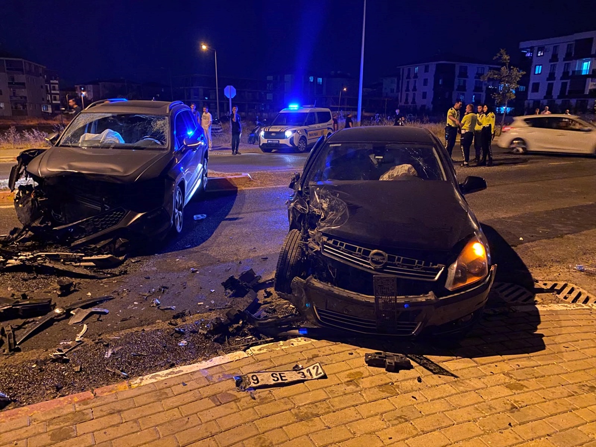 Lüleburgaz'da Trafik Kazası: 8 Yaralı