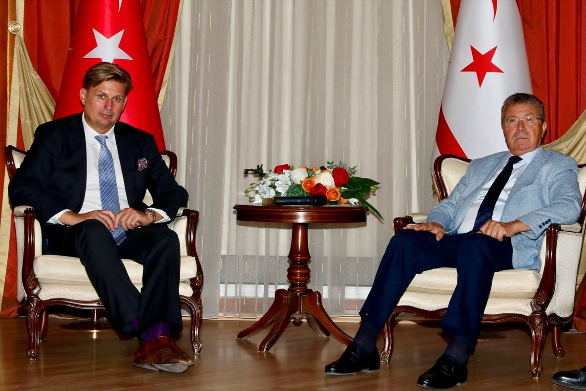 KKTC Başbakanı Ünal Üstel, Alman Milletvekili Krah\'ı Kabul Etti