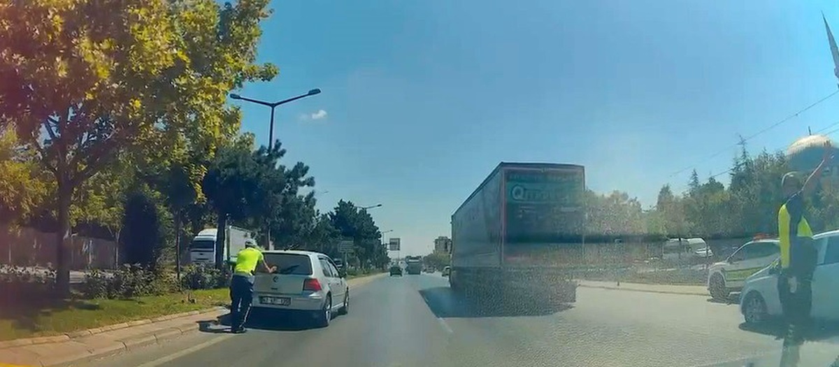 Konya'da Arızalı Araç Trafiği Engelledi