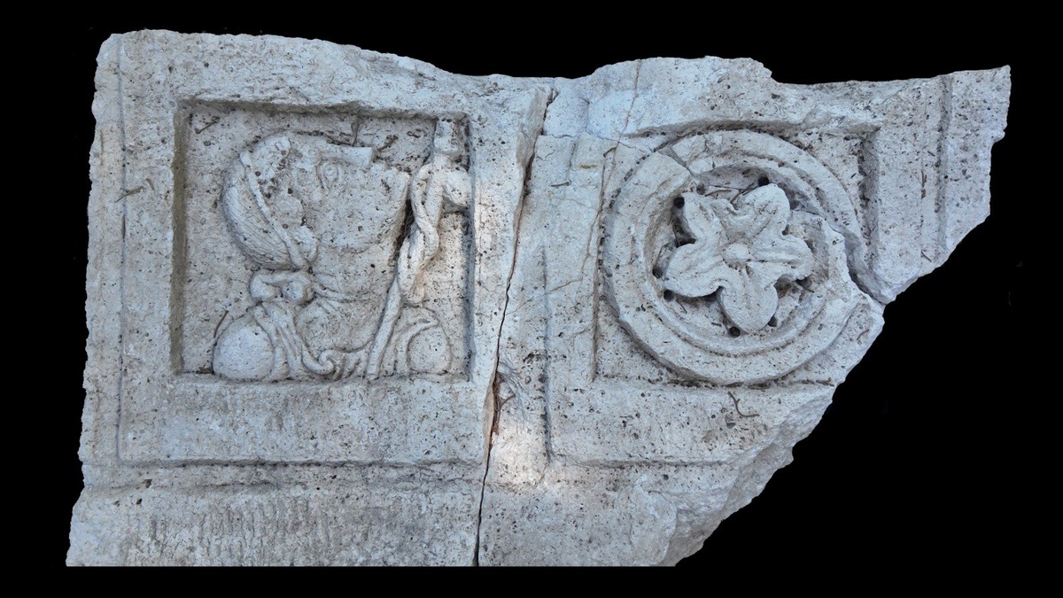 Side'de Herakles Kapısı Gün Yüzüne Çıkarıldı