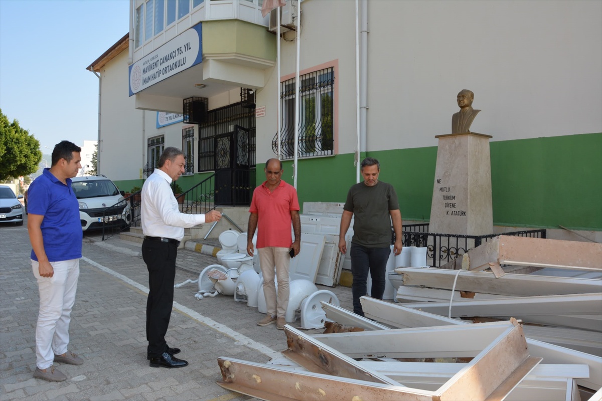 Kumluca'da Okul Bakım Çalışmaları Sürüyor