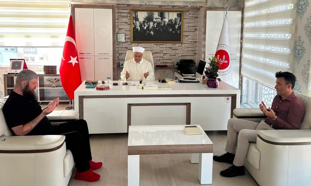 Kur'an etkisiyle Müslüman oldu