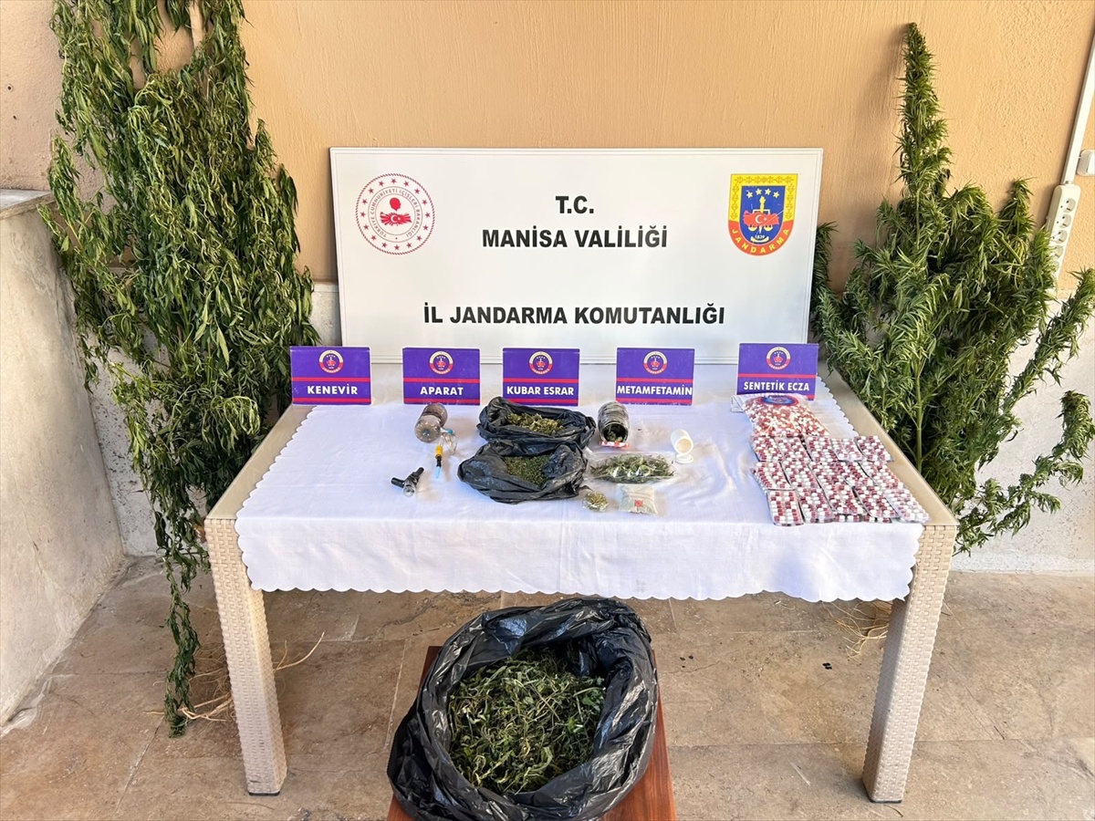 Alaşehir\'de Uyuşturucu Operasyonu: 4 Tutuklama