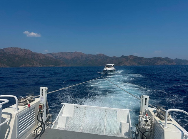 Marmaris'te Sürüklenen Motoryat Kurtarıldı