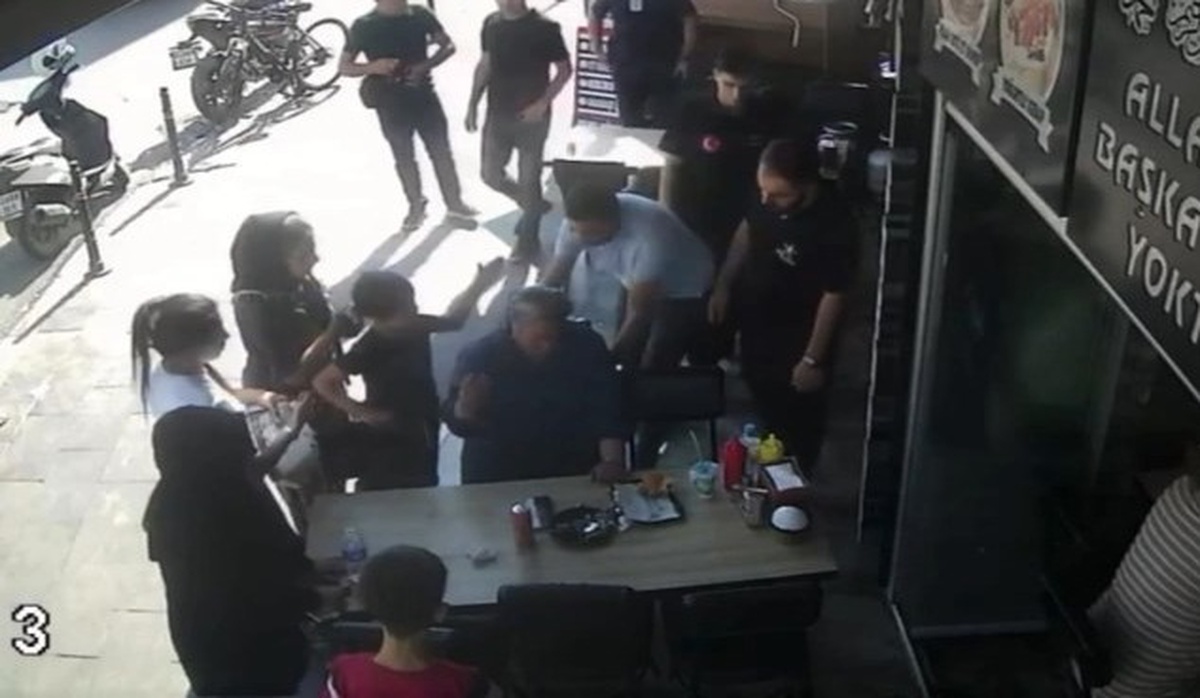 Döner Lokantasında Heimlich Kurtarma