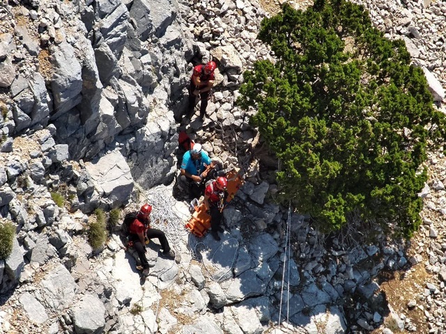 Fethiye'de paraşüt faciası! <a class='keyword-sd' href='/pilot/' title='Pilot'>Pilot</a> ile Çinli turist feci şekilde can verdi