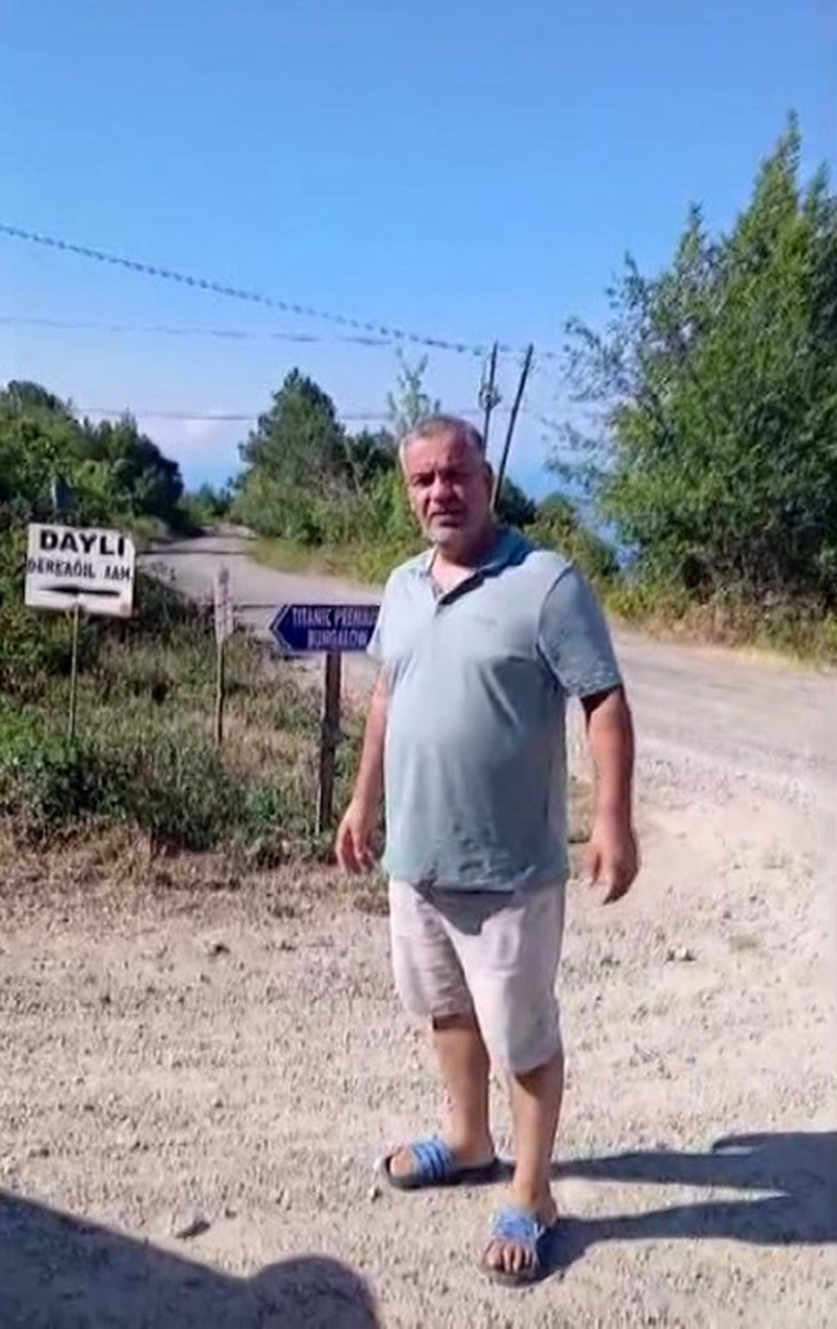 Şehitliğin Yolu 27 Yıldır Asfaltlanmadı