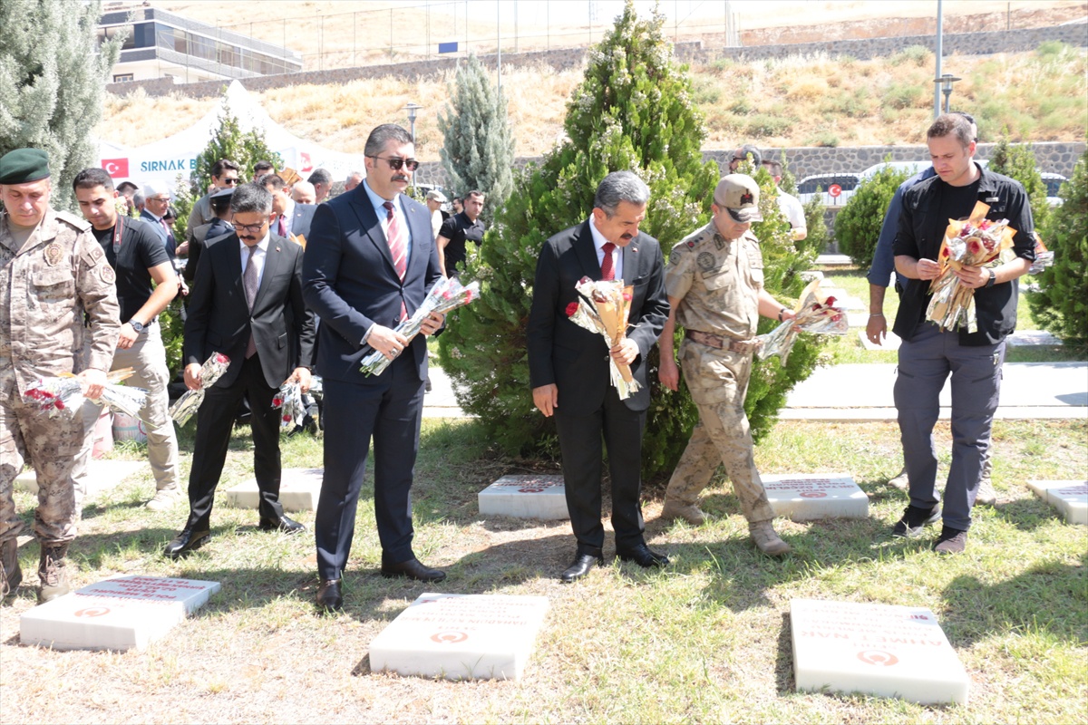 Şırnak\'ta şehit 12 polis için anma töreni düzenlendi