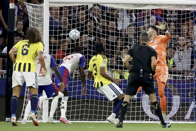 Fenerbahçe, Lyon'u Deplasmanda Yeniyor