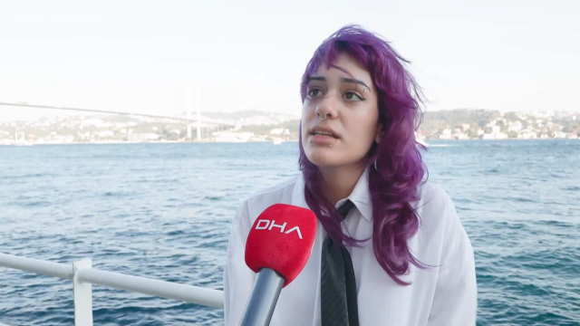 YKS'de Türkiye birincisi olan 3 öğrenciye Togg hediye edildi