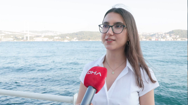 YKS'de Türkiye birincisi olan 3 öğrenciye Togg hediye edildi