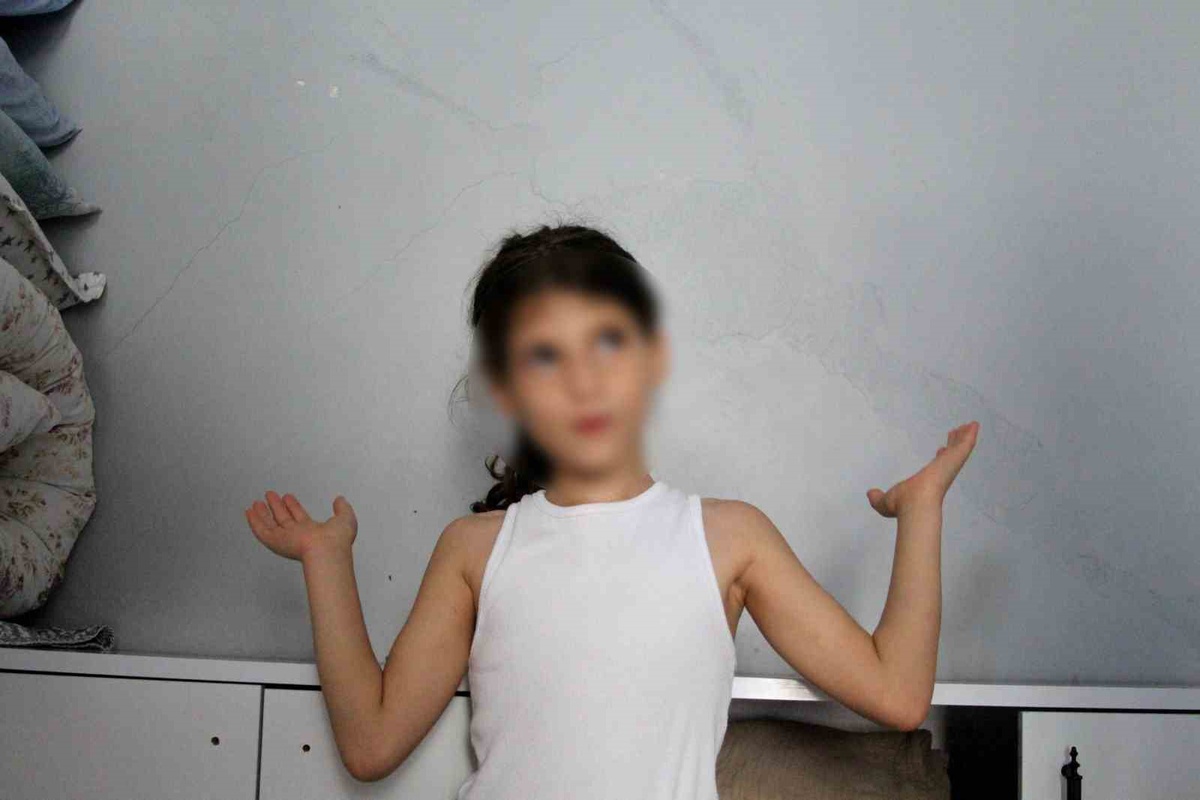 Ayşegül'ün Biyonik Kulak Yetersizliği