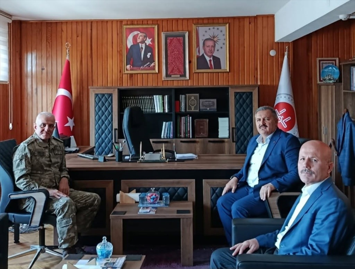Gazi Tümgeneral Ala'dan İl Müftüsü'ne Ziyaret