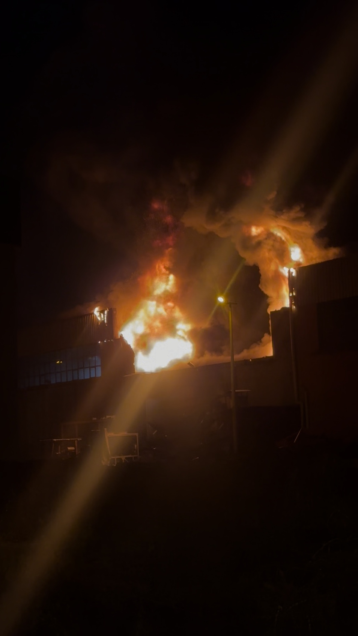 Adana'da Kauçuk Fabrikasında Yangın