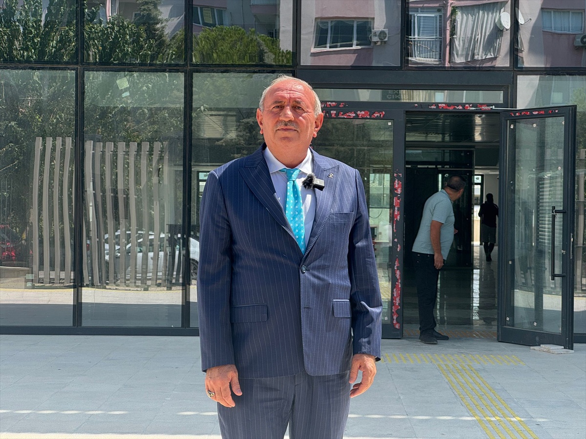 Hüseyin Uzun'dan Karabağlar Belediyesi'ne Eleştiri