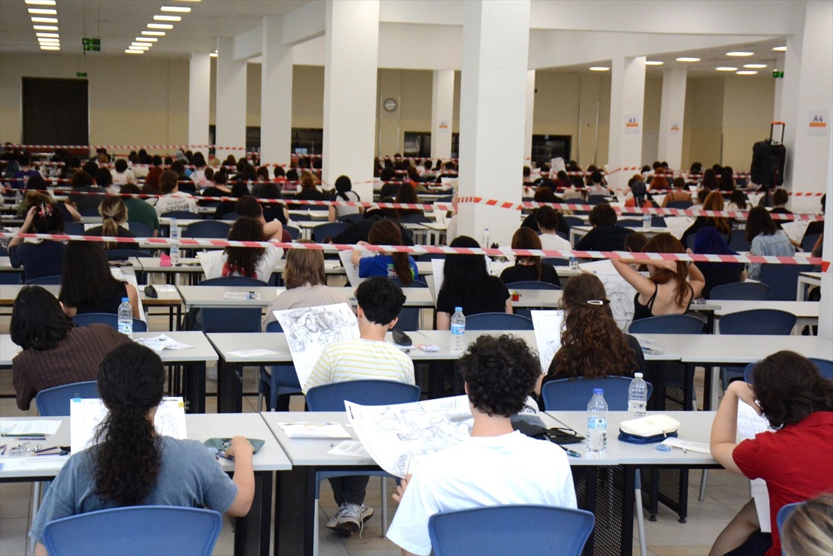 Anadolu Üniversitesi GSF'de 2.271 Aday Sınavda