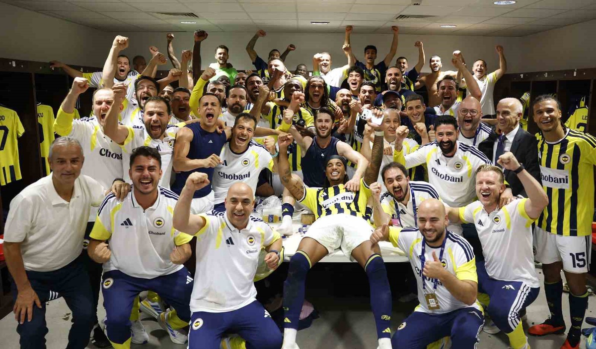 Fenerbahçe, Lyon'u Geçerek Şampiyonlar Ligi'ne Yükseldi