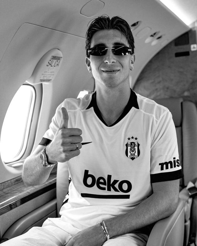 Beşiktaş'ın yeni transferi Fabio Miretti, İstanbul'da
