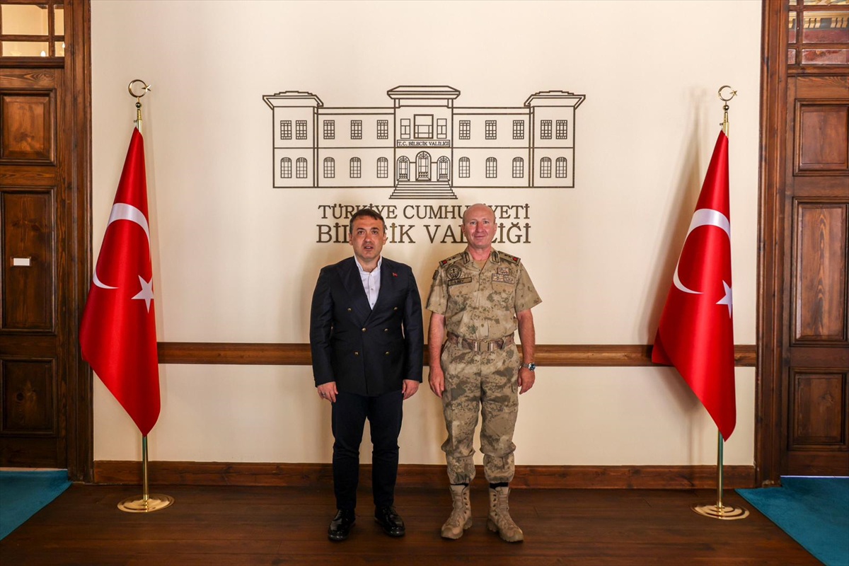 Vali Sözer, Tümgeneral İlbey'i Kabul Etti