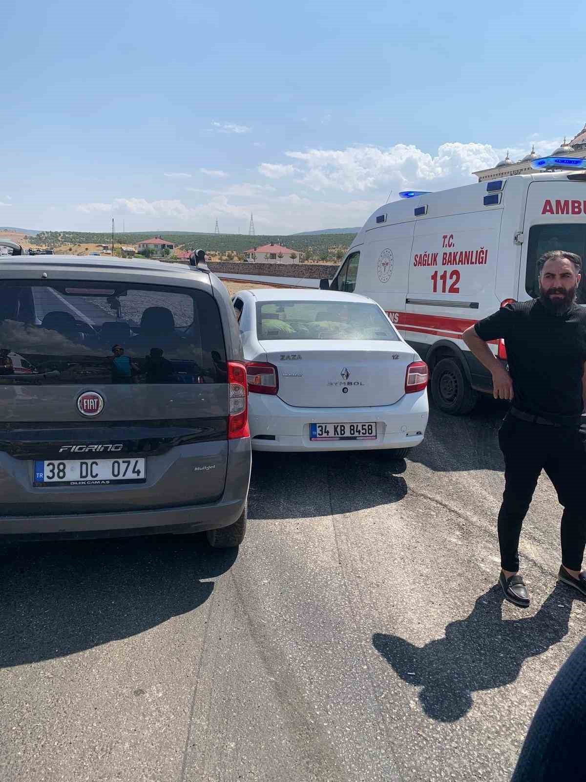 Bingöl'de İki Araç Çarpıştı: 2 Yaralı