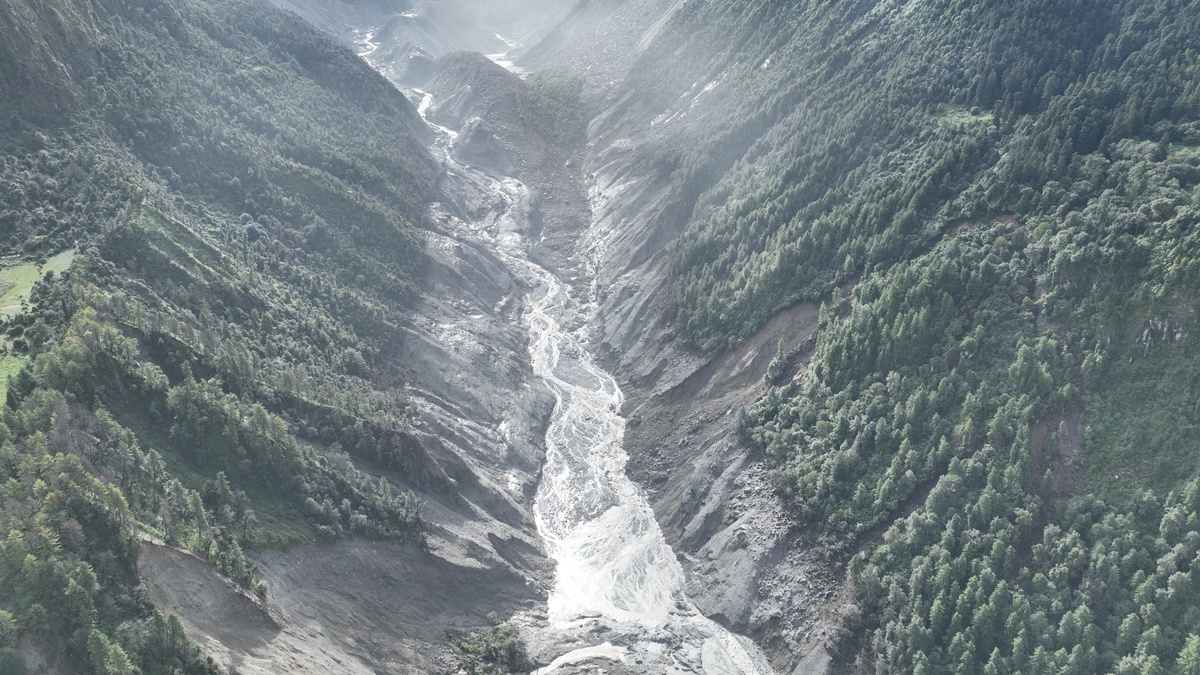 Nepal'deki Heyelan: 100 Çinli Vatandaş Kayıp