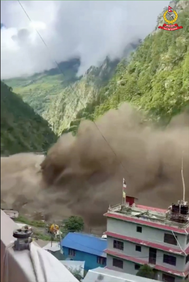 Deprem sanıldı, gerçek çok başka çıktı! Nepal'deki felakette bilanço ağırlaşıyor