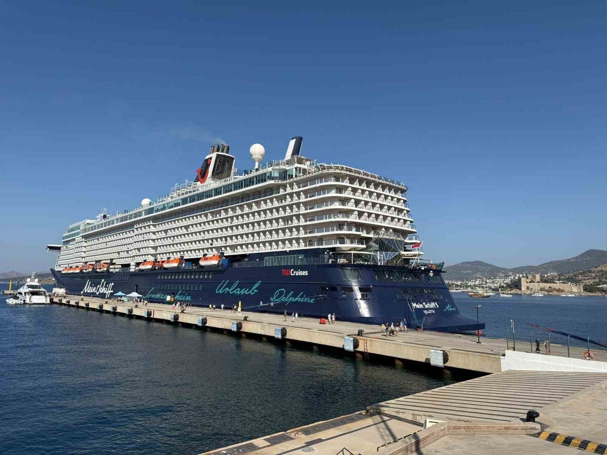 Bodrum'a 620 Milyon Dolar Değerinde Yolcu Gemisi Geldi