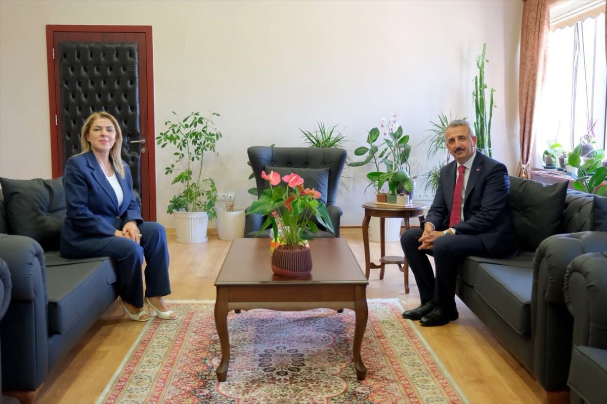 Vali Sezer'den Rektör Ak'a Ziyaret