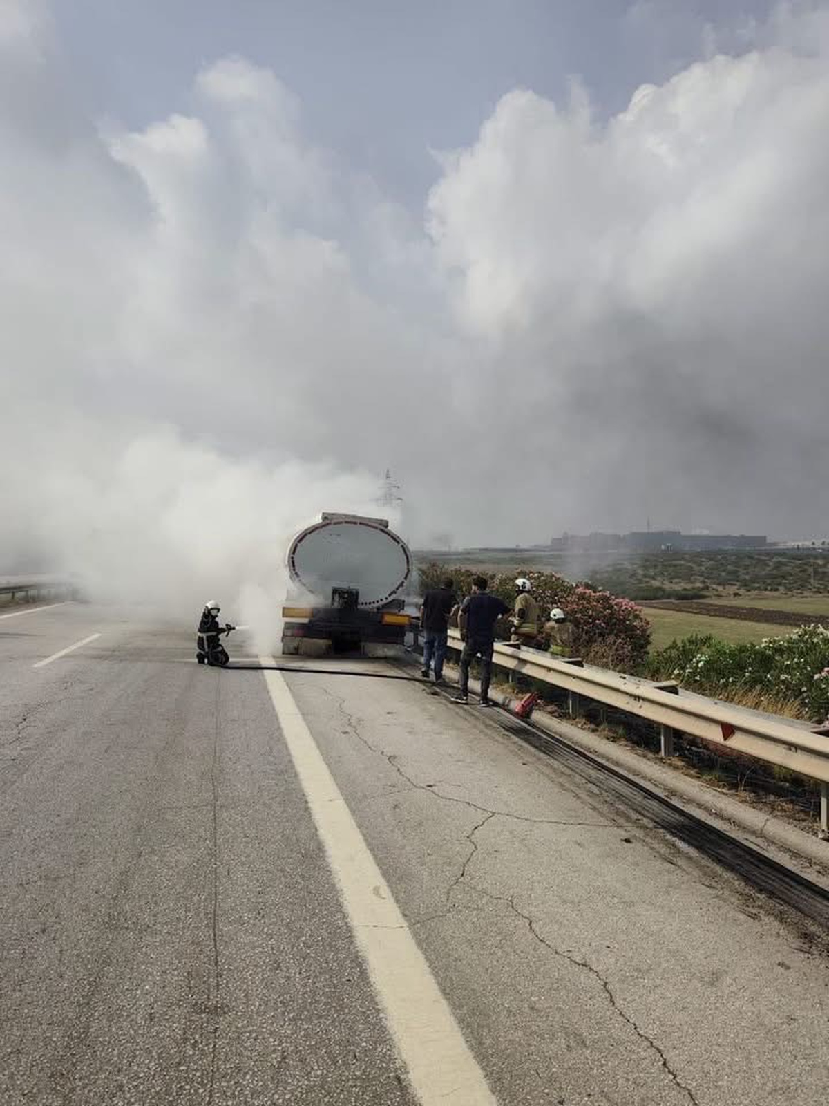 Hatay'da Tanker Yangını Kontrol Altına Alındı