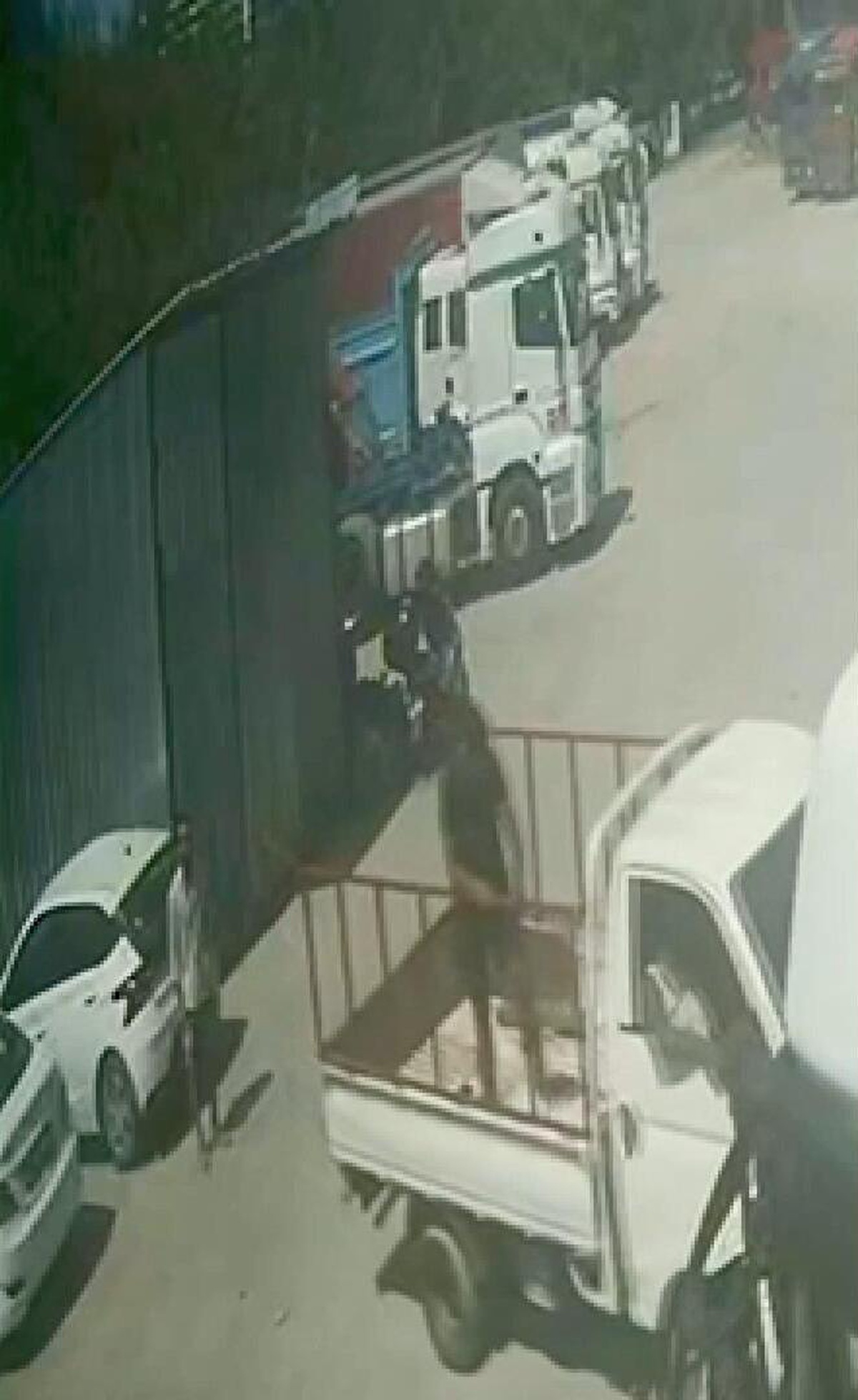 Esenyurt'ta 49 Kilo Bakır Kablo Çalan Şüpheliler Kaçtı