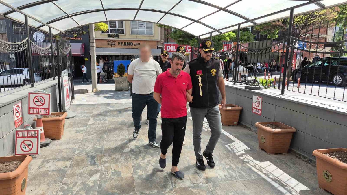 Tepebaşı'nda Bıçaklı Kavga: Bir Ölü