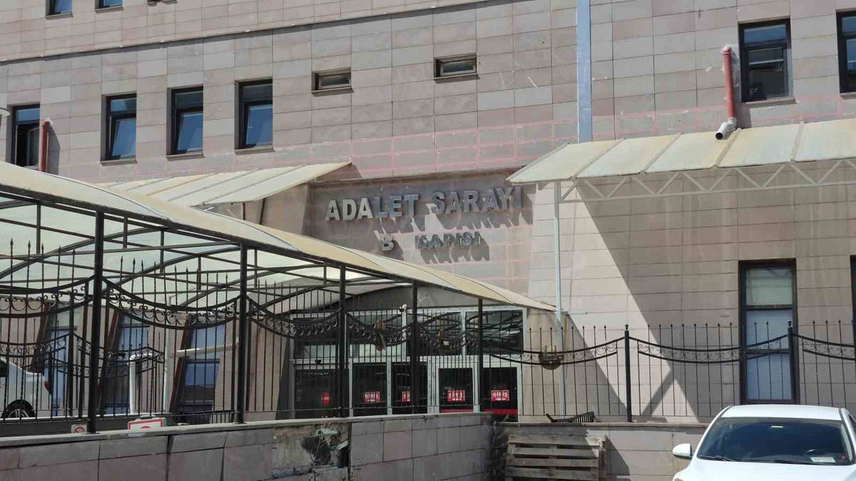 Eskişehir'de Bıçaklı Cinayet: 4 Gözaltı