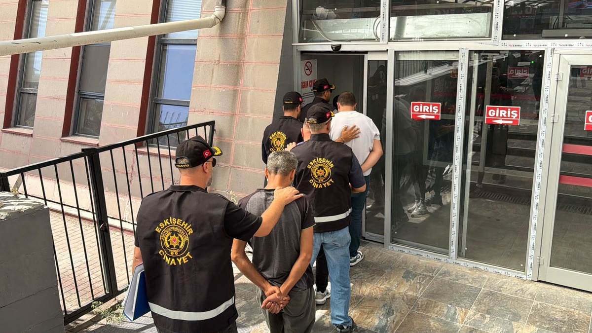 Eskişehir'de Bıçaklama Cinayeti: 4 Şüpheli Adliyeye Sevk Edildi