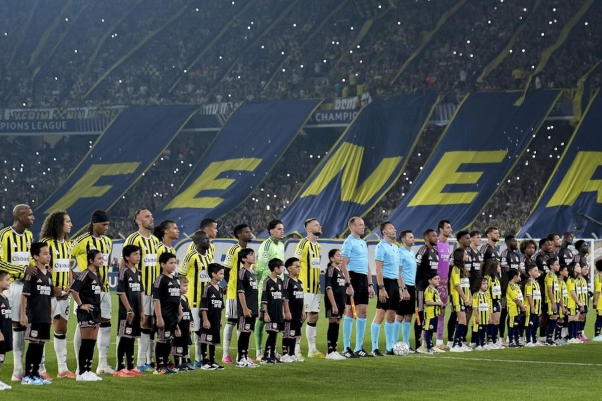 Fenerbahçe yendi, Galatasaray\'a yaradı! Satmak zorunda kalacaklar
