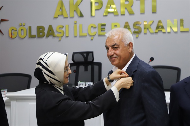 Gölbaşı'nda 6 CHP'li meclis üyesi AK Parti'ye geçti