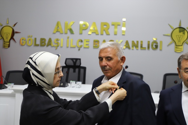 Gölbaşı'nda 6 CHP'li meclis üyesi AK Parti'ye geçti