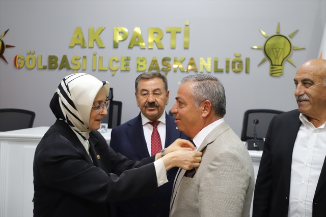 Gölbaşı'nda 6 CHP'li meclis üyesi AK Parti'ye geçti