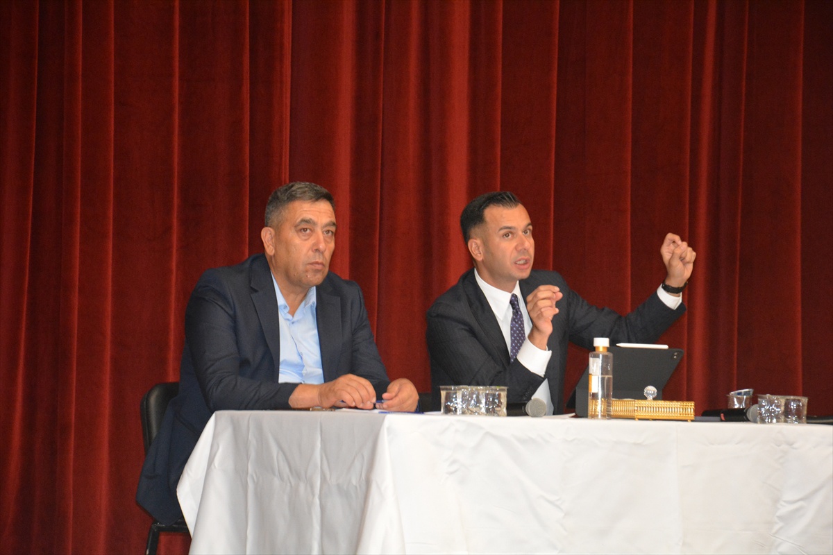Gülnar'da Muhtarlar Toplandı