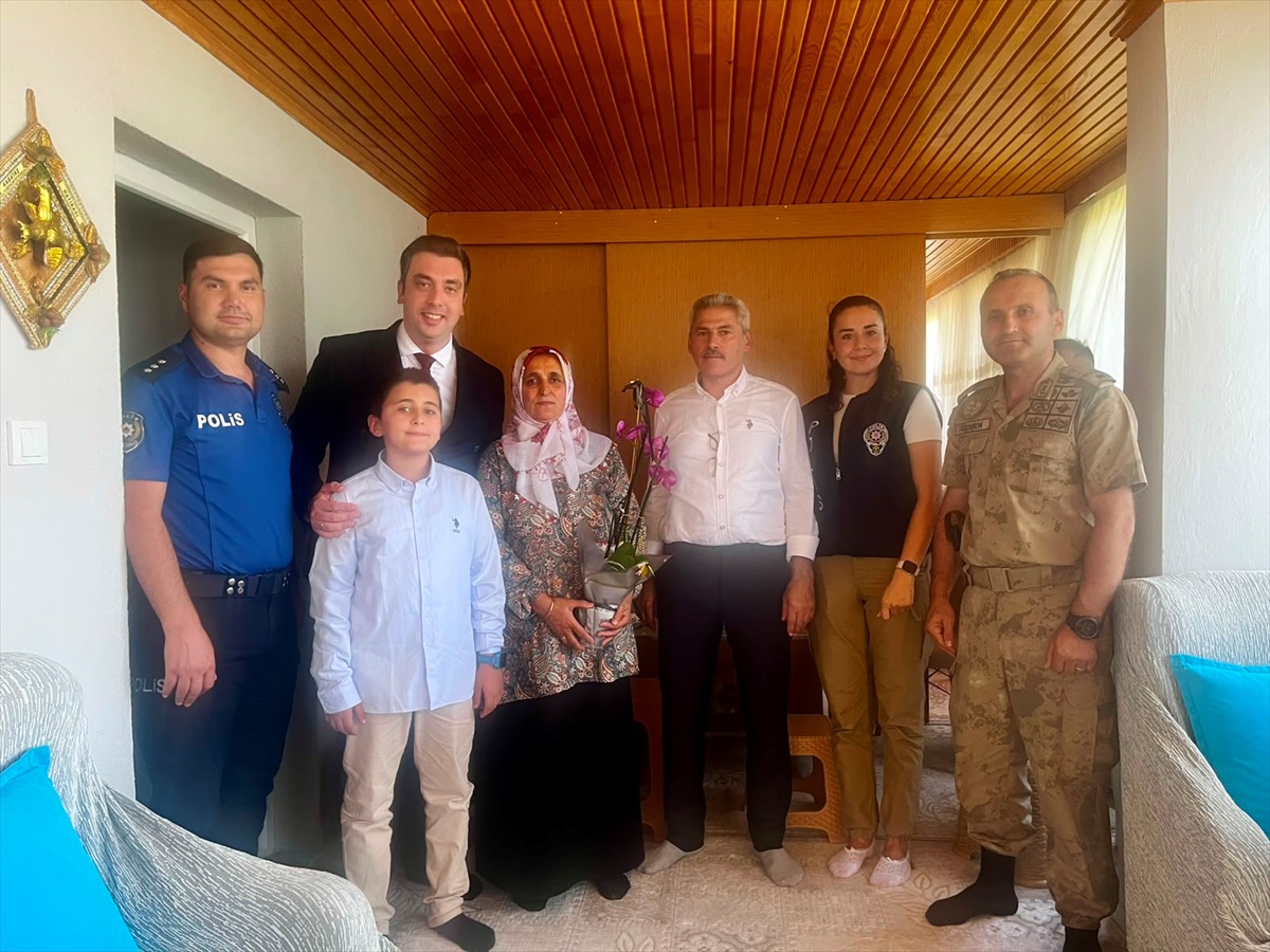 Kaymakamdan Şehit Polisin Oğluna Doğum Günü Sürprizi