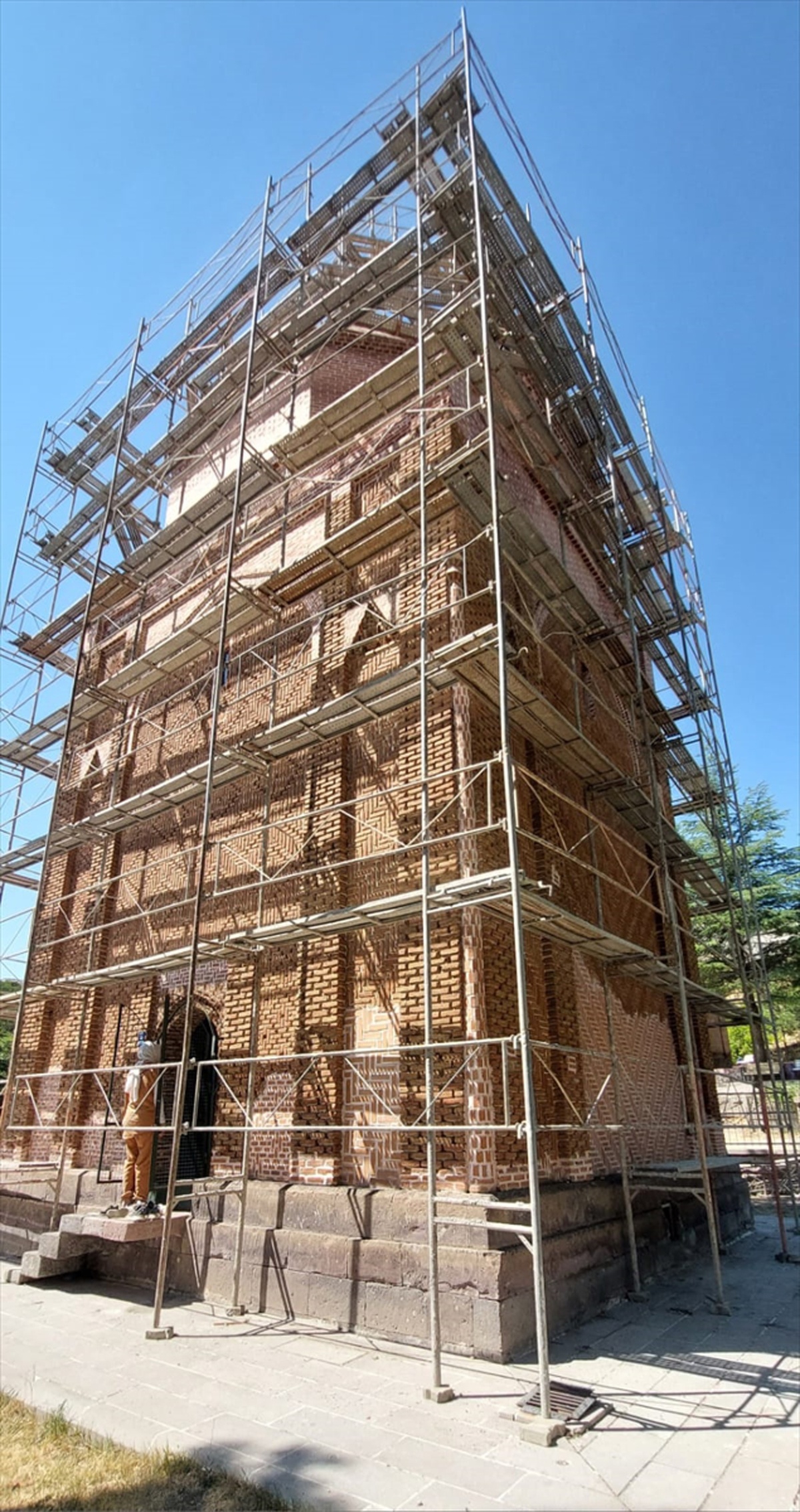 Melik Emir Gazi Türbesi Restorasyonu Başladı