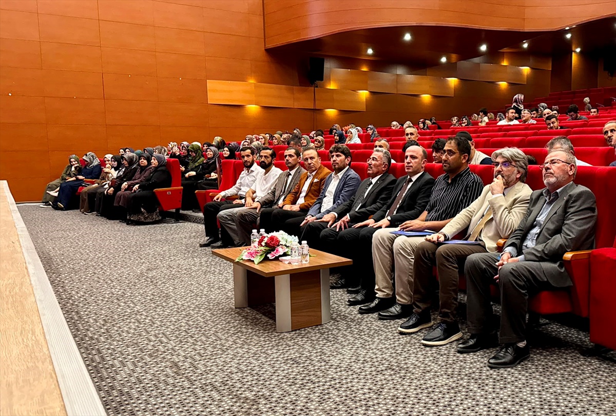 Kırşehir'de Ahlak Paneli