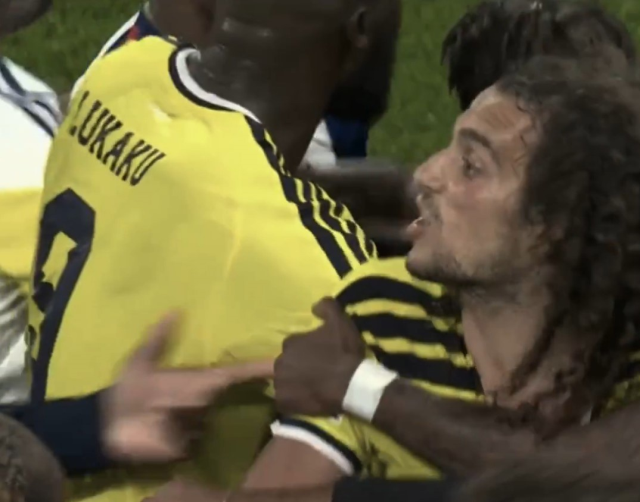 Lyonlu futbolcular ve taraftarlar, Guendouzi'ye saldırdı