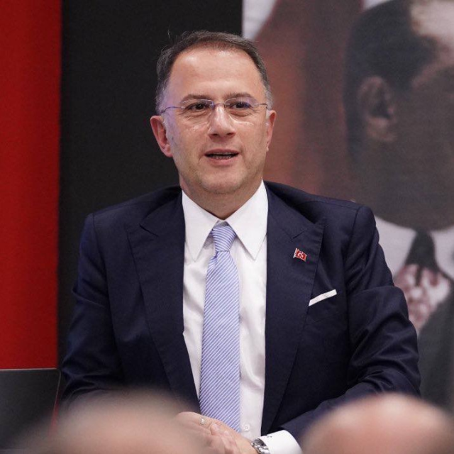Mehmet Murat Çalık CHP'de kalacak