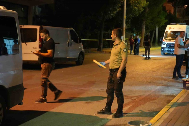 “Nişanlı kızı kaçırdılar” iddiası iki aileyi birbirine düşürdü! Sokak savaş alanına döndü