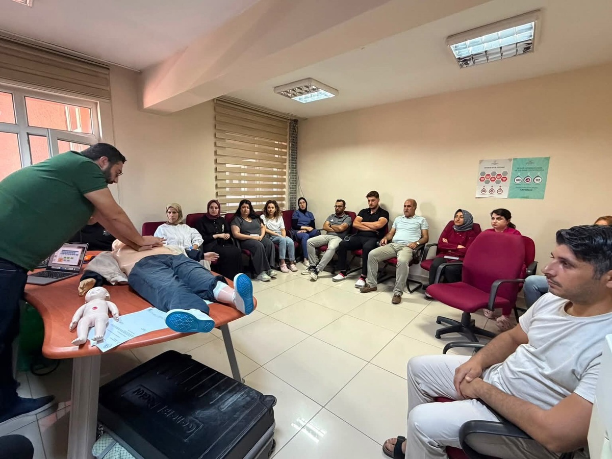 Palu Hastanesi'nde CPR Eğitimi