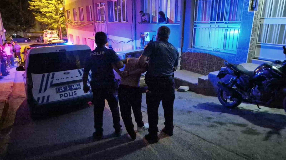 Eskişehir'de Kavga: Genç Biber Gazı ile Gözaltına Alındı