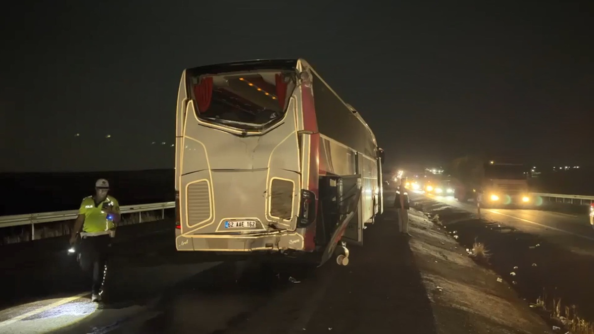 Siverek'te otobüs kazası: 13 yaralı