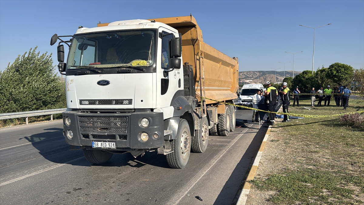 Sivas\'ta Motosiklet Kazası: 1 Ölü