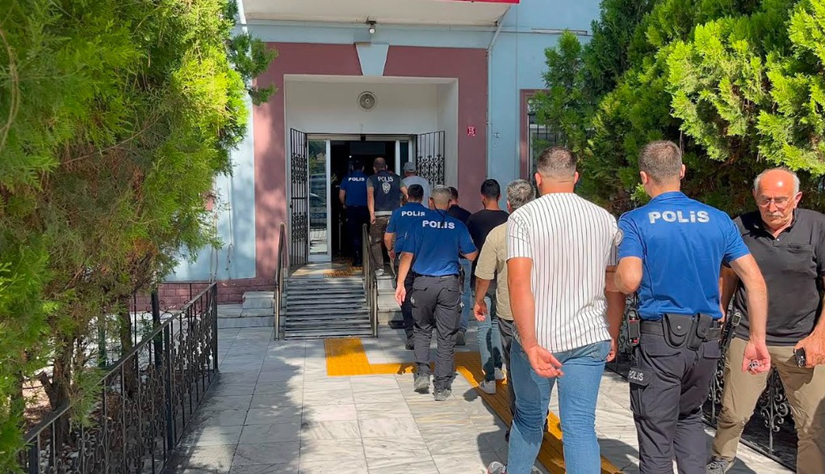 WhatsApp Grubuyla Asayişi Tehdit Eden 7 Gözaltında